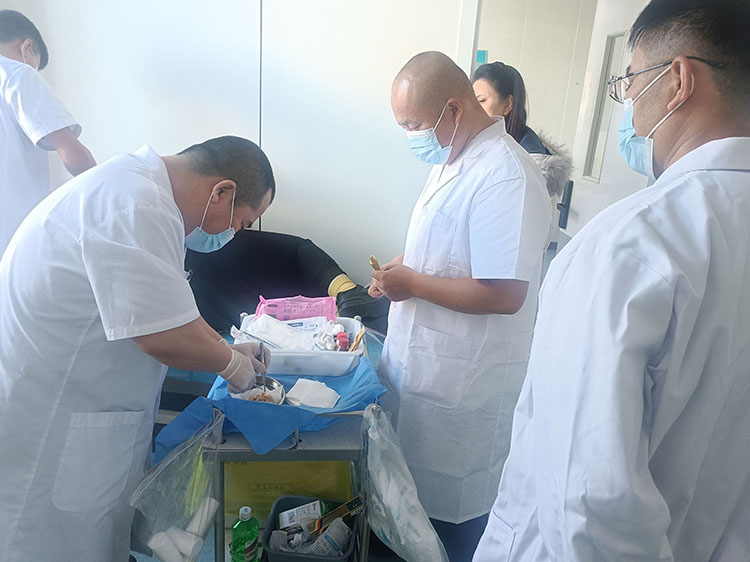 风险久久久久久亚洲精品影院