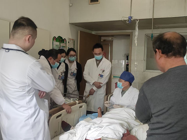 风险久久久久久亚洲精品影院