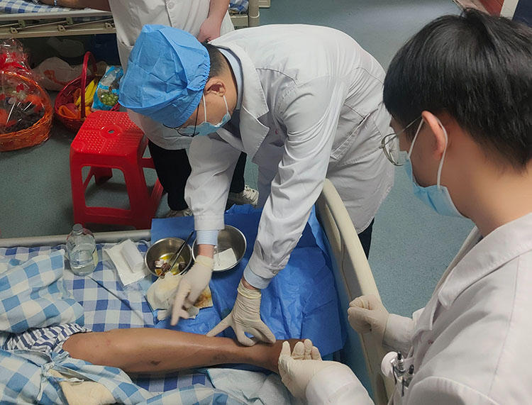 风险久久久久久亚洲精品影院