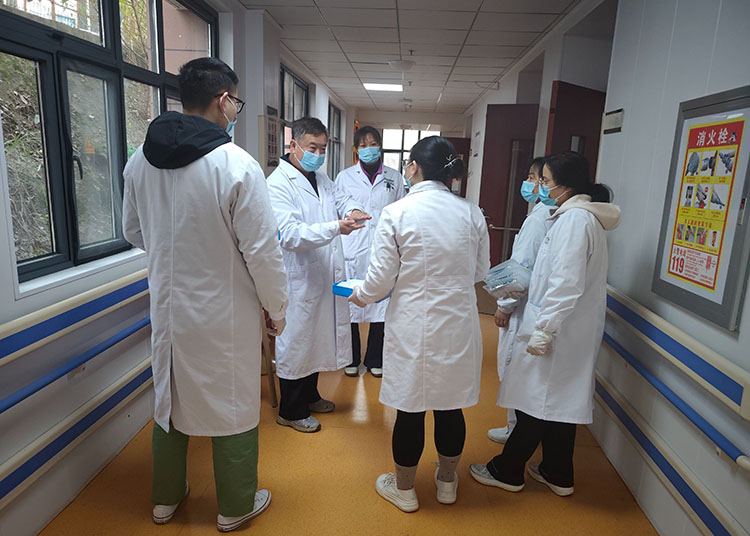 风险久久久久久亚洲精品影院