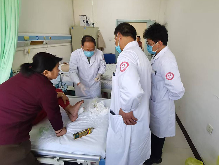 风险久久久久久亚洲精品影院