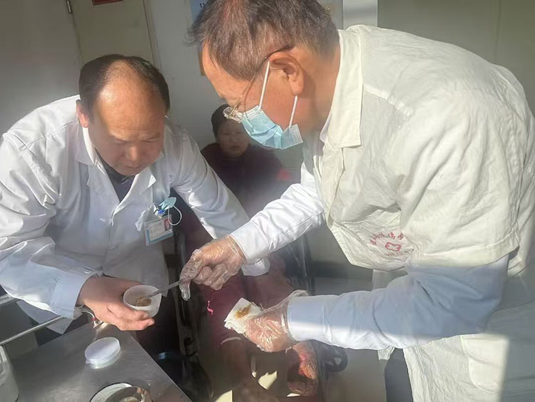 风险久久久久久亚洲精品影院