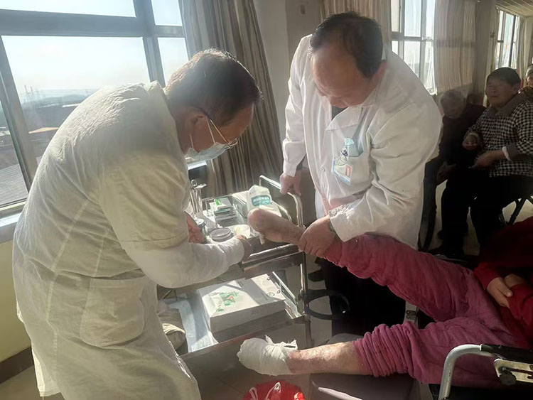 风险久久久久久亚洲精品影院