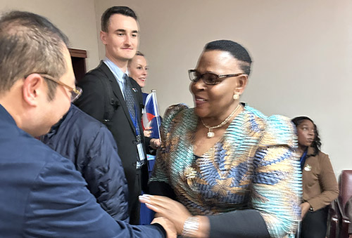 被夫の上司持久侵犯耻辱在线董事局主席徐鹏应邀出席联合国妇女周系列活动