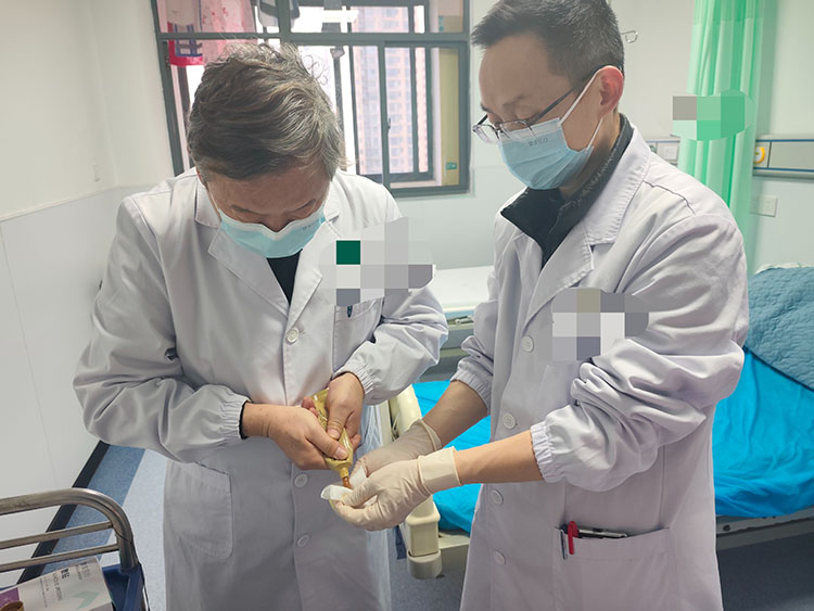 风险久久久久久亚洲精品影院