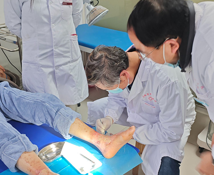 风险久久久久久亚洲精品影院