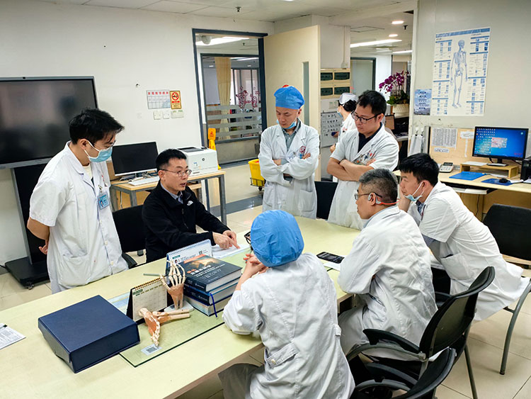 风险久久久久久亚洲精品影院
