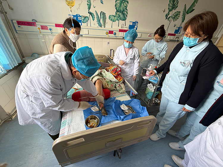 风险久久久久久亚洲精品影院