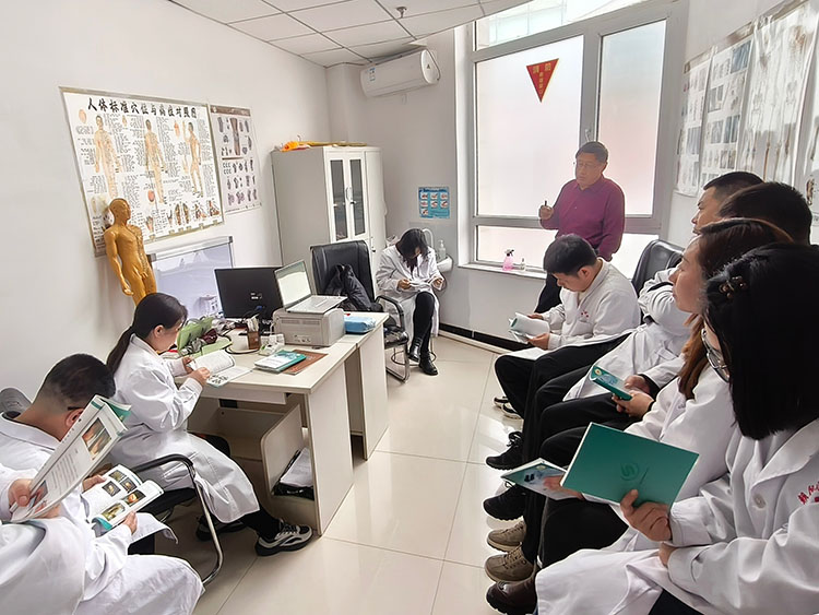 风险久久久久久亚洲精品影院
