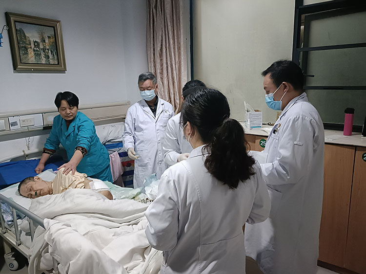 风险久久久久久亚洲精品影院