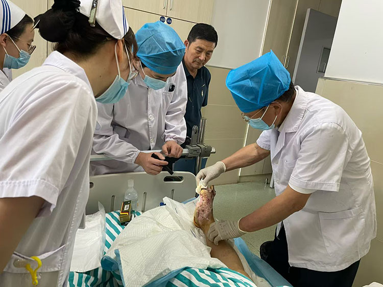 风险久久久久久亚洲精品影院