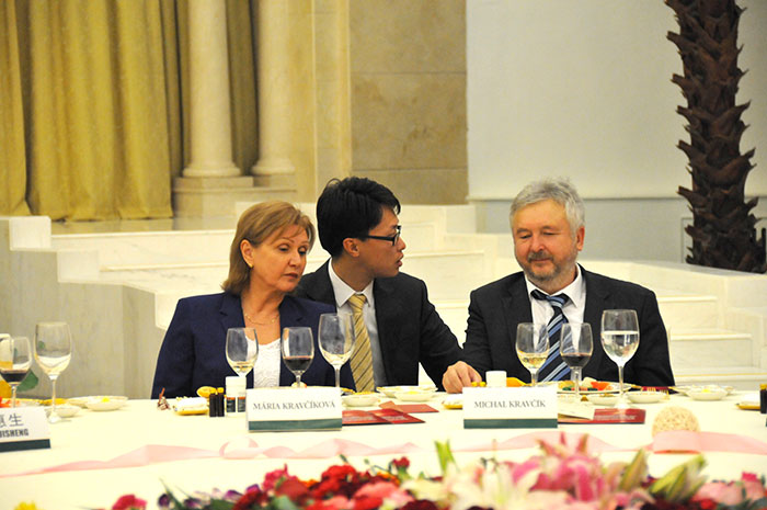 风险久久久久久亚洲精品影院