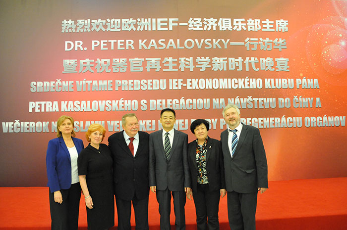 风险久久久久久亚洲精品影院