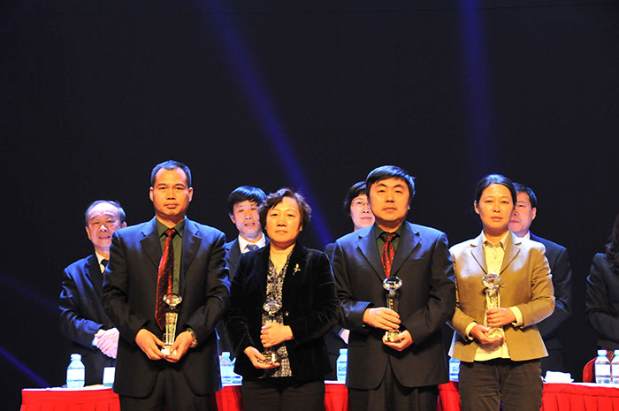 风险久久久久久亚洲精品影院