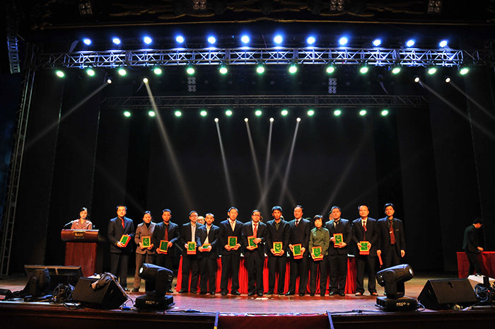 风险久久久久久亚洲精品影院