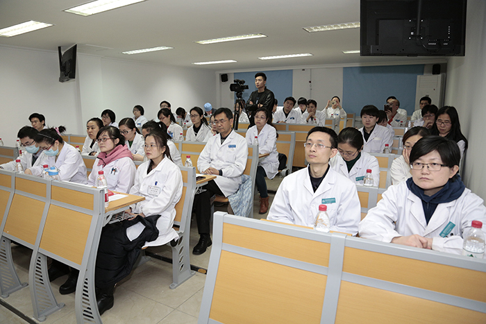 风险久久久久久亚洲精品影院