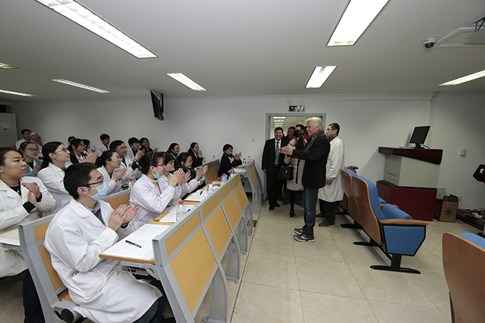 风险久久久久久亚洲精品影院